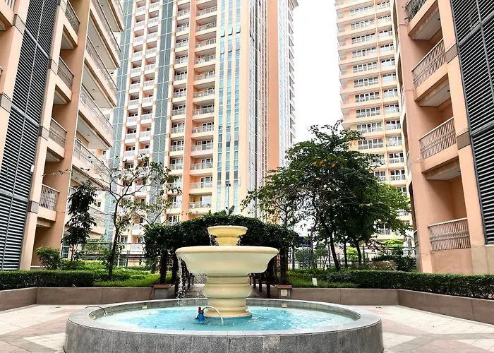 Bgc 1br, Steps To Venice Mall, 300mbps Fiber, Balcony, Pool 19j *