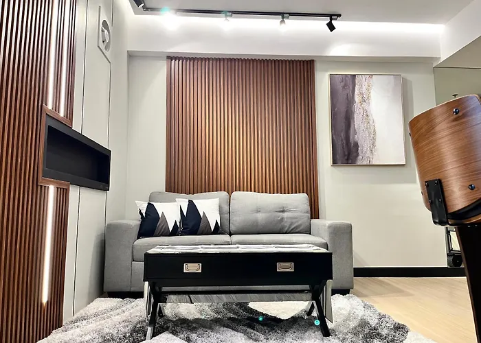 Bgc 1br, Steps To Venice Mall, 300mbps Fiber, Balcony, Pool 19j Appartement Manille