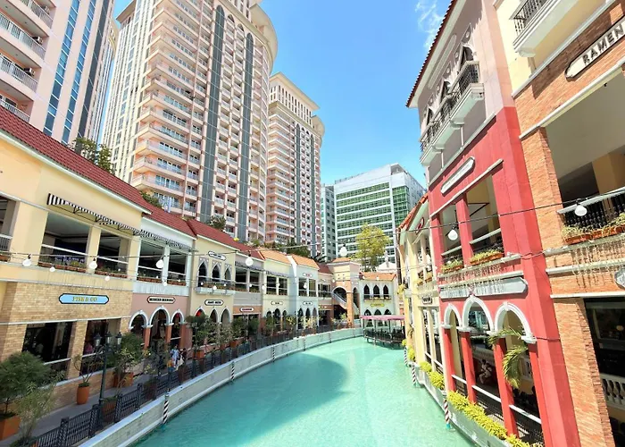 Bgc 1br, Steps To Venice Mall, 300mbps Fiber, Balcony, Pool 19j Appartement *